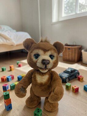 Hasbro Cubby the Curious Bear LIKE NEW perfect condition